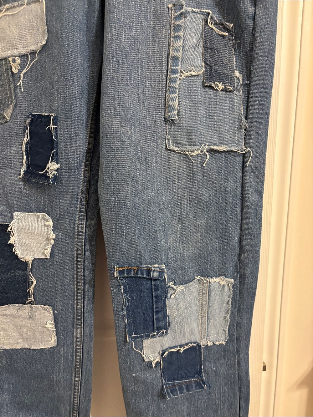 Levi's Light Blue Denim Jeans with Tan Leather Patch - Picture 4 of 6